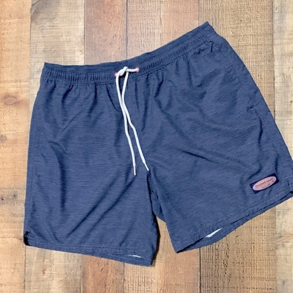 Vineyard Vines Lot of 2 Mens Size Large Swim Trunks Shorts Lined Striped